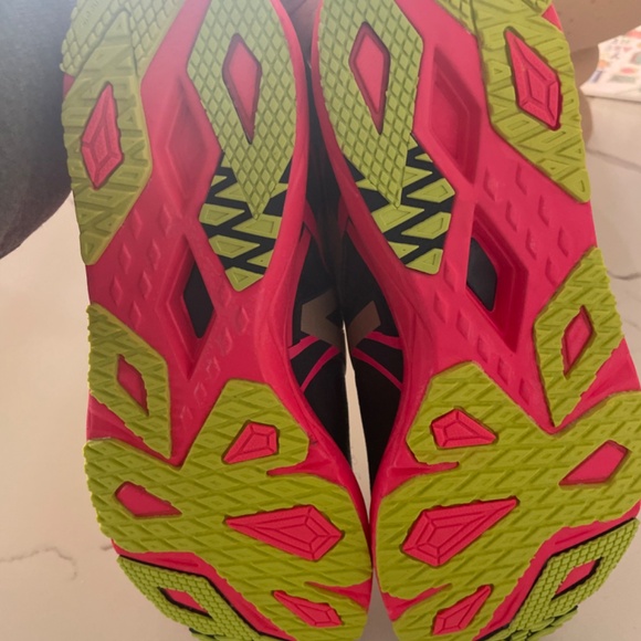 New Balance - Picture 3 of 5